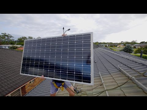 Why did homeowners in Shoalhaven Heads throw out their old 1.5kW solar power system?